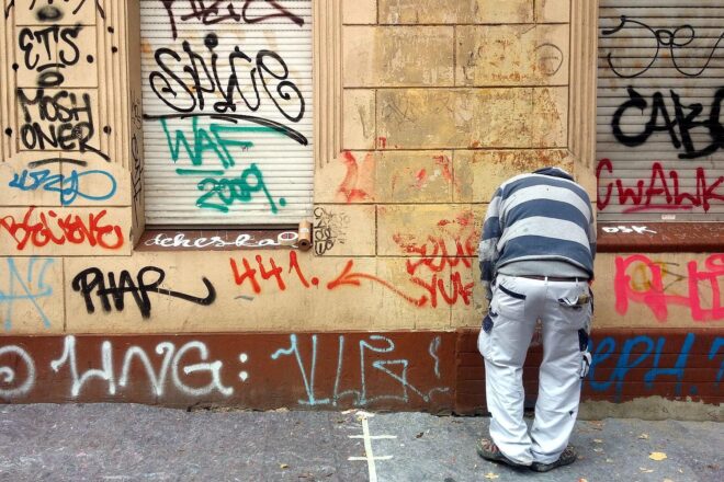 Braunschweig verdreifacht Reinigungskräfte gegen illegale Graffiti und Aufkleber