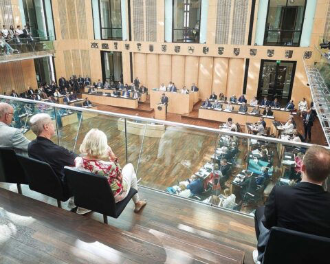 Sitzung des Bundesrates: Entscheidung zu Femiziden als eigenständiges Tatmotiv im Strafrecht.