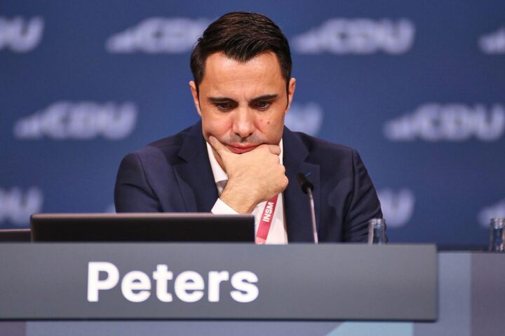 CDU-Chef Daniel Peters (Archivfoto) fordert nach Spahns Leihmutterschaft dessen Rücktritt.