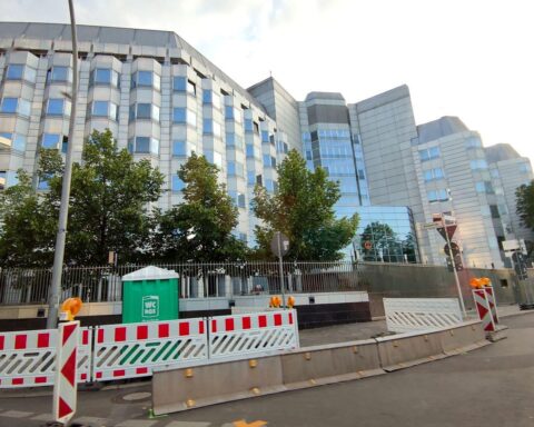 Chinesische Botschaft, Diplomatie, Botschafter im Auswärtigen Amt, Gespräche über Unterstützung für Russland.