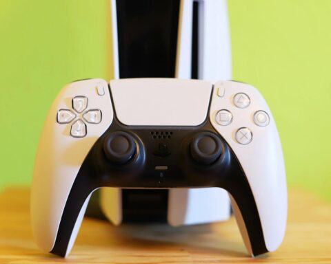PlayStation 5 im Archiv: Preisanstieg bei Konsolen durch Chipknappheit und KI-Nachfrage.