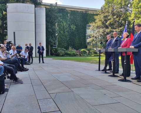 Pressekonferenz mit DIW-Chef Fratzscher über umstrittener Reformpaket der Bundesregierung in Berlin.