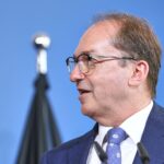 Bundesinnenminister Alexander Dobrindt warnt vor erhöhter Bedrohungslage in Deutschland.