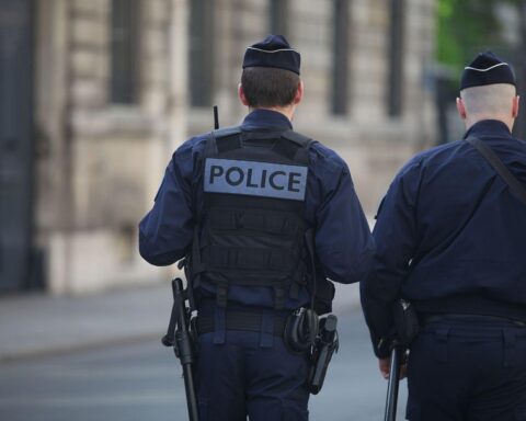 Pariser Polizei im Archiv: Festnahme nach Messerangriff, drei verletzte Frauen bei der Porte de Clichy.