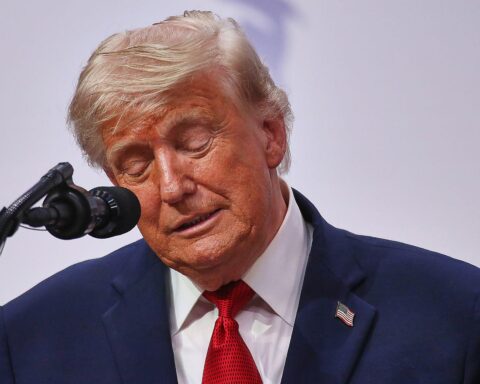 Ursula von der Leyen zögert Strafe gegen Google aufgrund von Trumps Einfluss beim NATO-Gipfel.