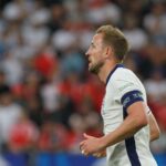 Harry Kane köpft ein Tor, England siegt 2:1 gegen die DR Kongo und zieht ein.