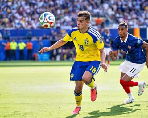 Frankreichs Fußballspieler jubeln nach dem 3:0-Sieg gegen Schweden im WM-Sechzehntelfinale.