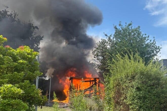 Gartenhütte in Bad Bederkesa in Vollbrand