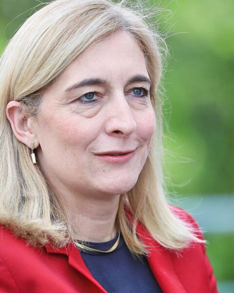 Nina Warken, neue Kanzleramtschefin, vor Anzug und Presse, aufgenommen am 28.07.2026.