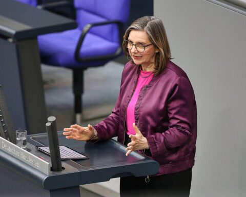 Katrin Göring-Eckardt ruft zu friedlichem Protest gegen die AfD in Erfurt auf.