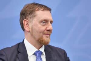 Michael Kretschmer im Archivfoto; Kritik von Grünen und Linken an seinen Aussagen zur AfD.
