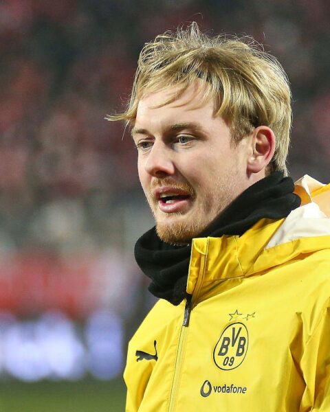 Julian Brandt im Fußballtrikot (Archivfoto) bei Vertragsankündigung: wechselt ablösefrei zu Ajax Amsterdam.