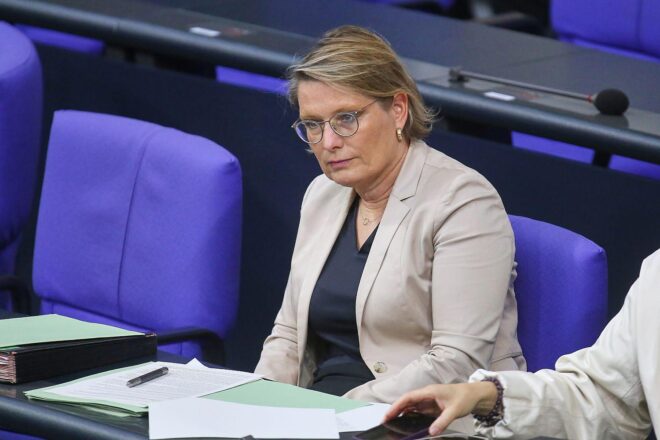 Justizministerin will bei IFG-Reform auf Transparenz pochen