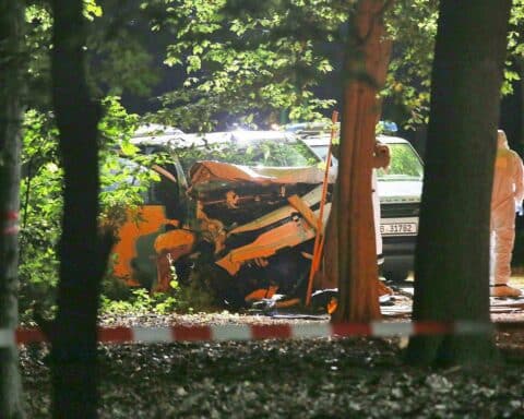 Bundesvertreter äußern Betroffenheit nach einer Todesfahrt mit Kleintransporter bei CSD in Berlin.