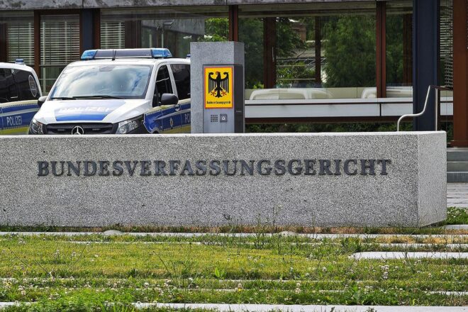Karlsruhe: Verbot von kindlichen Sexpuppen verfassungskonform