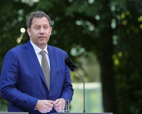 Lars Klingbeil spricht im ARD-Interview über Reformen und Neuverschuldung der Bundesregierung.