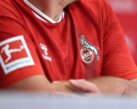 FC Köln Kaderplaner Tim Steidten mit Fokus auf KI-gestütztes Scouting und Spieler-Daten.