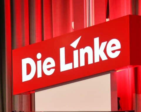 Linda Stark kritisiert den Thüringer Prüfungsbericht zum Azubiwerk; Foto: Die Linke (Archiv).