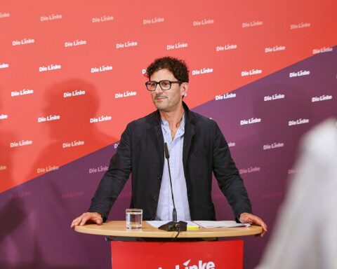 Luigi Pantisano kritisiert Bundesregierung: Reformen gefährden soziale Sicherheit, Protest in Berlin.