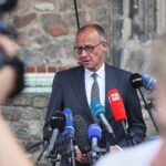 Friedrich Merz spricht vor der Marienkirche in Berlin nach der CSD-Todesfahrt.