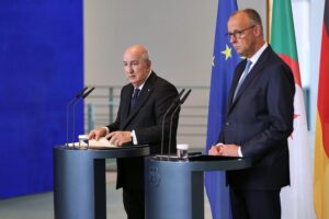 Friedrich Merz trifft Algeriens Präsident Abdelmadjid Tebboune im Kanzleramt; Fokus Rohstofflieferungen und Wasserstoff.