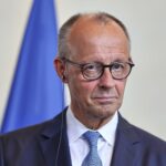 Friedrich Merz im ZDF-Sommerinterview, weist Kritik zurück, verteidigt Kommunikation und spricht über Demokratie-Ton im Bundestag.