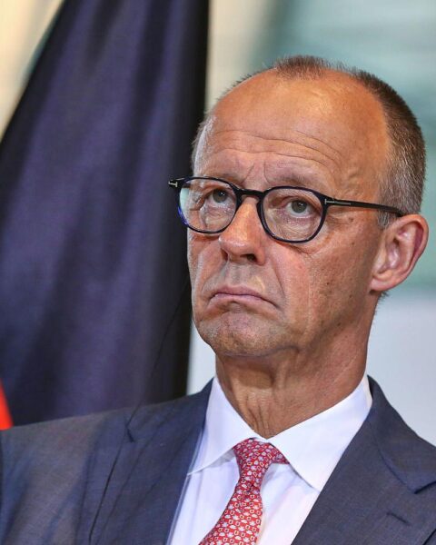 Bundeskanzler Friedrich Merz kritisiert die Huthi-Seeblockade gegen saudische Schiffe im Roten Meer.