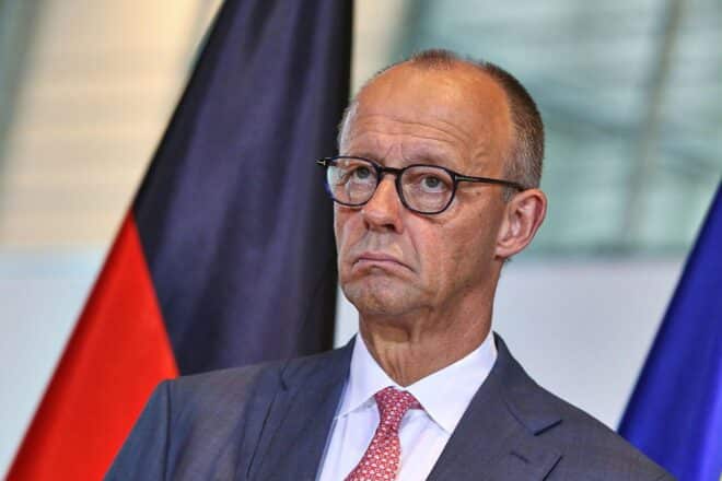 Bundeskanzler Friedrich Merz kritisiert die Huthi-Seeblockade gegen saudische Schiffe im Roten Meer.
