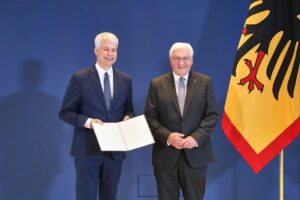 Steffen Bilger und Frank-Walter Steinmeier bei einem Foto-Termin in Berlin.
