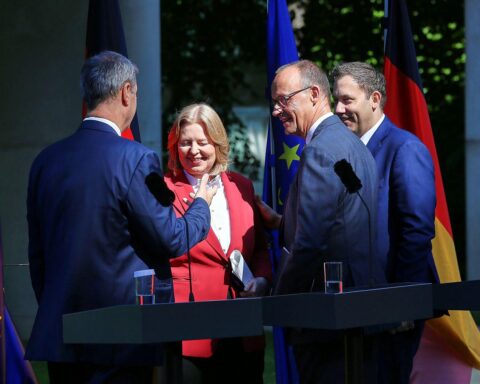 Ökonomen warnen vor unrealistischen Erwartungen an das Reformpaket der Bundesregierung in Berlin.