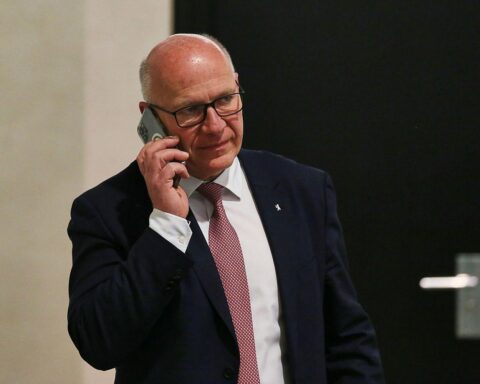 Kai Wegner kündigt Rückzug als Spitzenkandidat vor Abgeordnetenhauswahl in Berlin an.