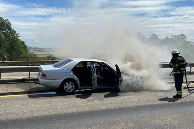 Pkw-Brand auf A65 sorgt für Vollsperrung bei Landau