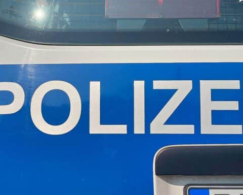 Polizei-Archivfoto: Feuerwehr und Einsatzfahrzeuge bei Vorfällen in Leipzig (Brand, Lärm, Unfall).
