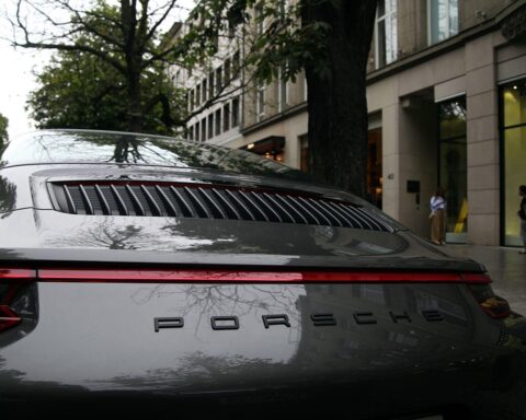 Porsche-Sportwagen im Archiv: Arbeitsplatzabbau-„Zukunftspaket“ in Stuttgart, weitere 5.000 Stellen bis 2035.