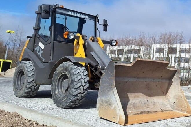 Radlader von Baustelle in Hannover-Bornum gestohlen