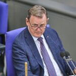 Bodo Ramelow (Archiv) fordert Volksabstimmung über deutsche Nationalhymne und Schwarz-Rot-Gold-Flagge.