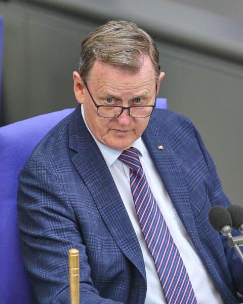Bodo Ramelow (Archiv) fordert Volksabstimmung über deutsche Nationalhymne und Schwarz-Rot-Gold-Flagge.