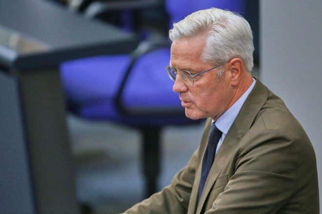 Röttgen: Deutschland soll sich aus Iran-Krieg heraushalten