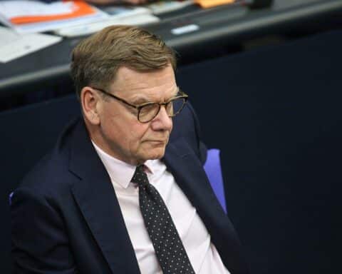 Außenminister Johann Wadephul: SPD kritisiert deutsche Blockade bei EU-Beratungen zu israelischen Siedlungen.