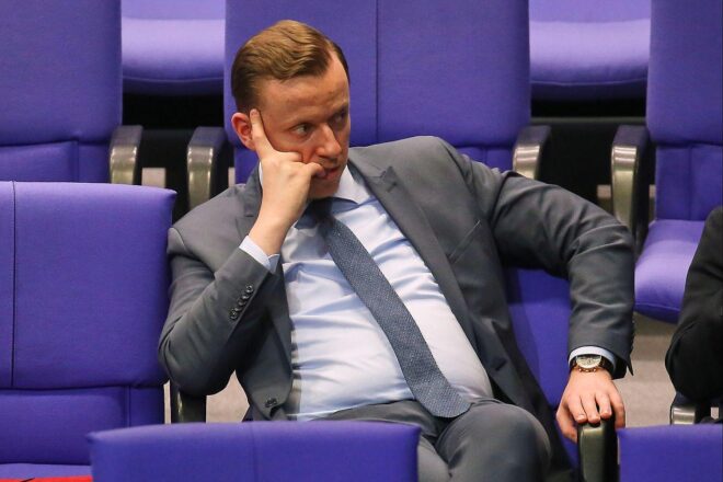 SPD-Fraktion will Kursänderung in der Außenpolitik