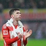 Robin Gosens im Schalke 04-Porträt, Vereinsankündigung: Vertrags-Leihe von AC Florenz, Rückennummer 8.