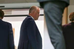 Gordon Schnieder besucht Ahrtal, Gedenken an Flutopfer, Unterstützung des Wiederaufbaus und Jugendprojekte.