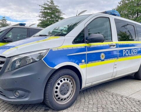 Polizeiauto (Archiv) bei Verfolgungsfahrt auf der Autobahn 6 nahe Satteldorf.
