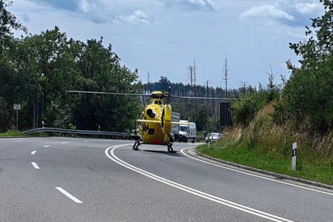 Schwerer Unfall auf B27 bei Braunlage: Motorradfahrer schwer verletzt