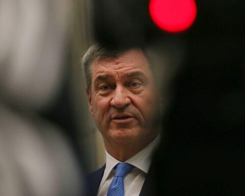 CSU-Chef Markus Söder, betont Reformpaket, dämpft Erwartungen, Deutschland in Dauerkrise.