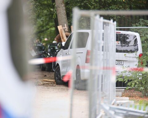 Polizeiabsperrung am CSD-Tatort im Tiergarten nach tödlichem, mutmaßlich islamistischem Angriff.
