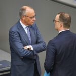 Friedrich Merz und Jens Spahn im Archivfoto, CDU-Fraktionswechsel wird vor der Urlaubszeit diskutiert.