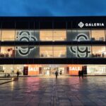 Archivfoto von Galeria Kaufhof: Warenhausfassade, Symbol für Gespräche über Zukunft von 33 Standorten.