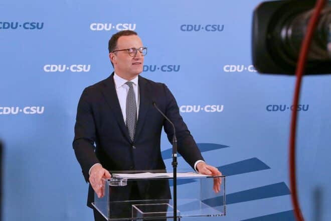 Strack-Zimmermann: Spahn wegen Leihmutterschaft nicht mehr tragbar