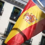 Spanische Fahne im Archiv; TKMS-Chef Oliver Burkhard fordert europäische Werft-Konsolidierung.